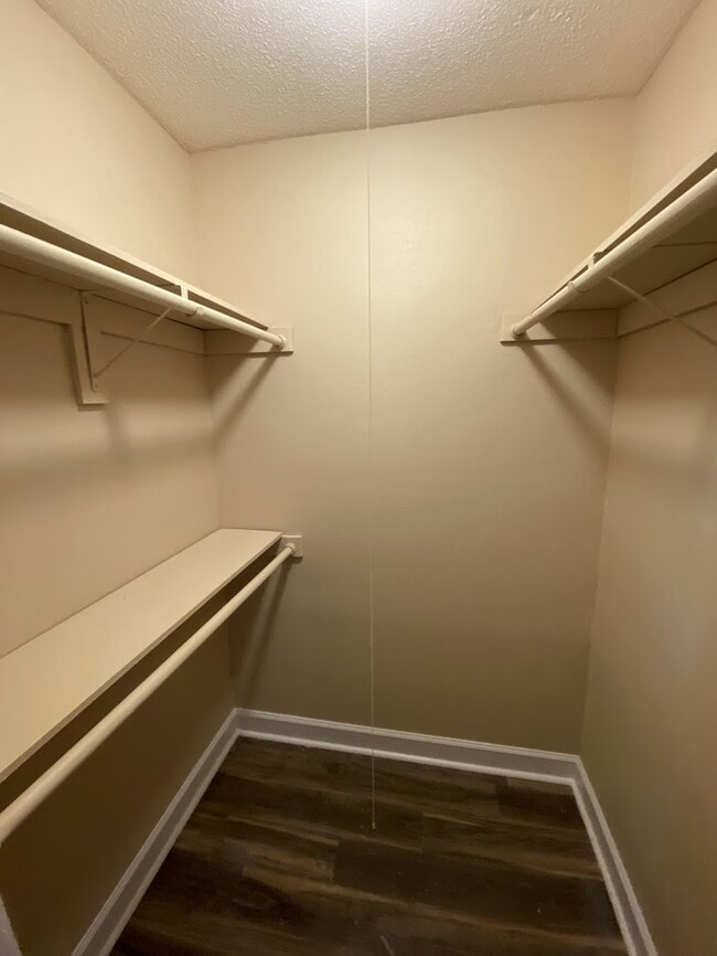 Building Photo - 32 Skystone Ct