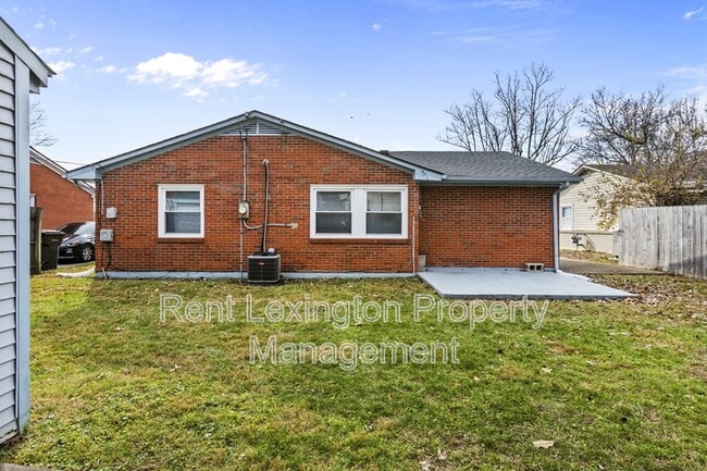 Building Photo - 1707 Sarasota Ct