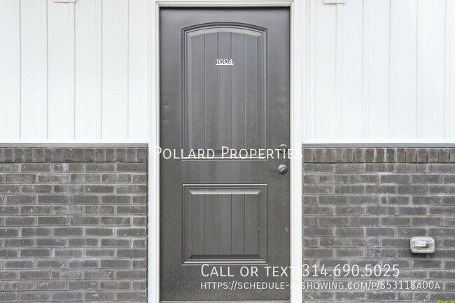 Building Photo - 1404 Parkview Dr