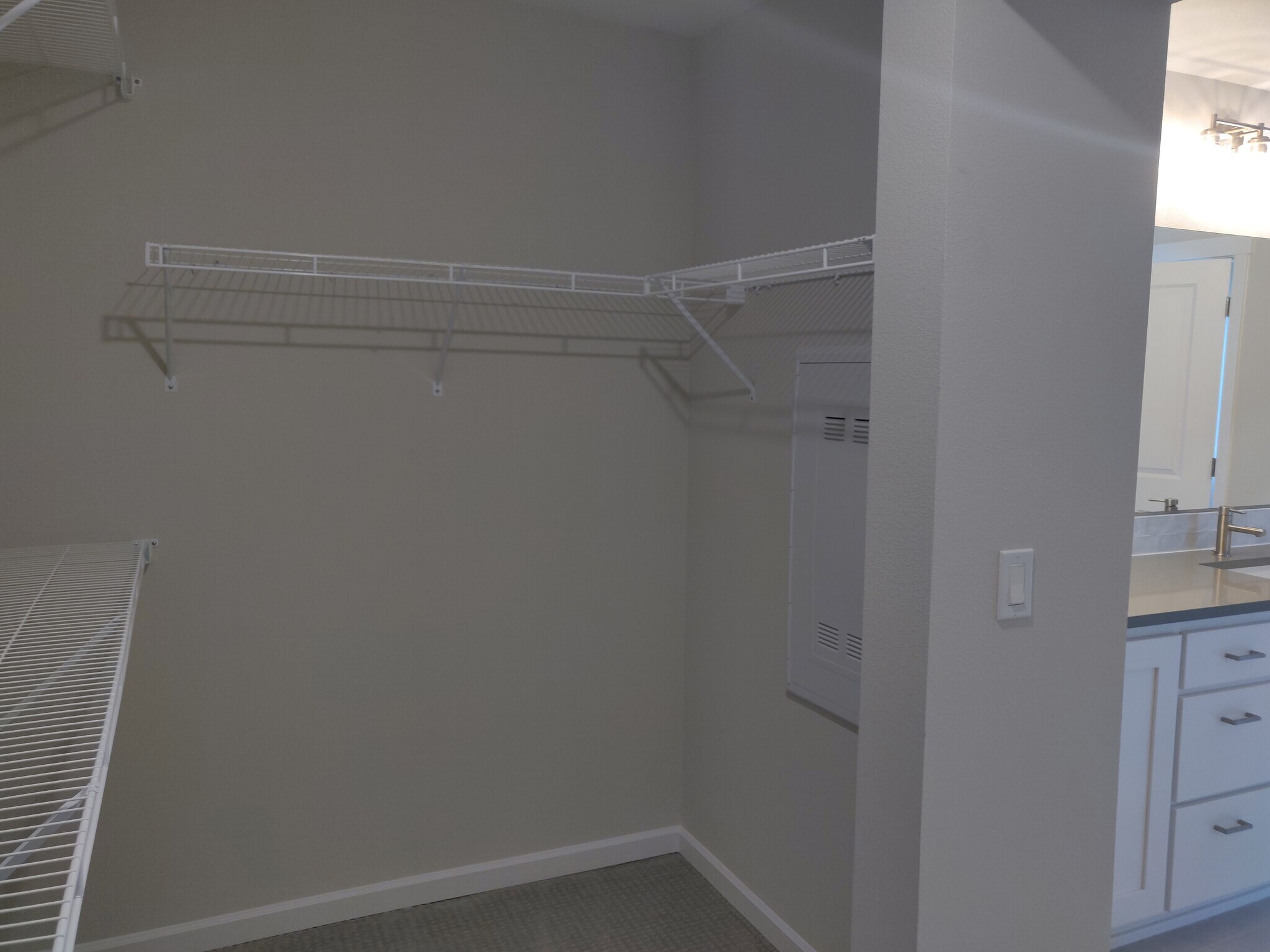 Master bathroom walk-in closet - 3893 SE 81st Ave