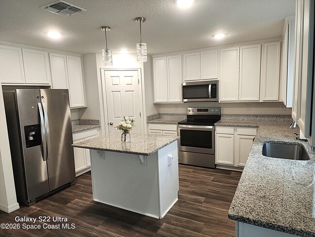 Building Photo - 1043 Corbin Cir SW