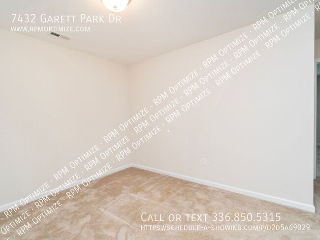 Building Photo - 7432 Garett Park Dr