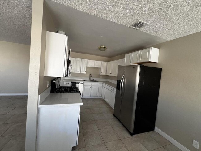 Building Photo - 6941 Appleton Dr
