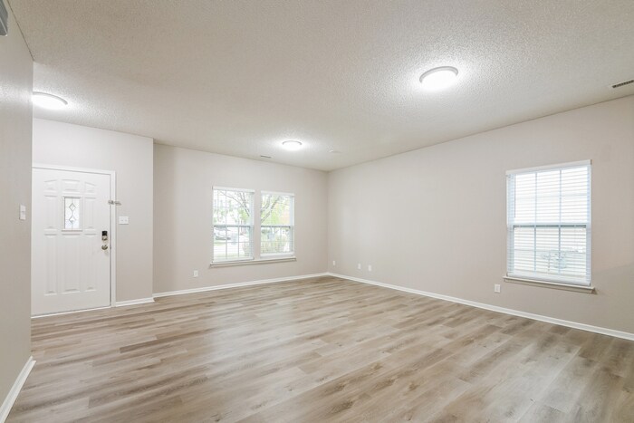 Building Photo - 15322 Beam St