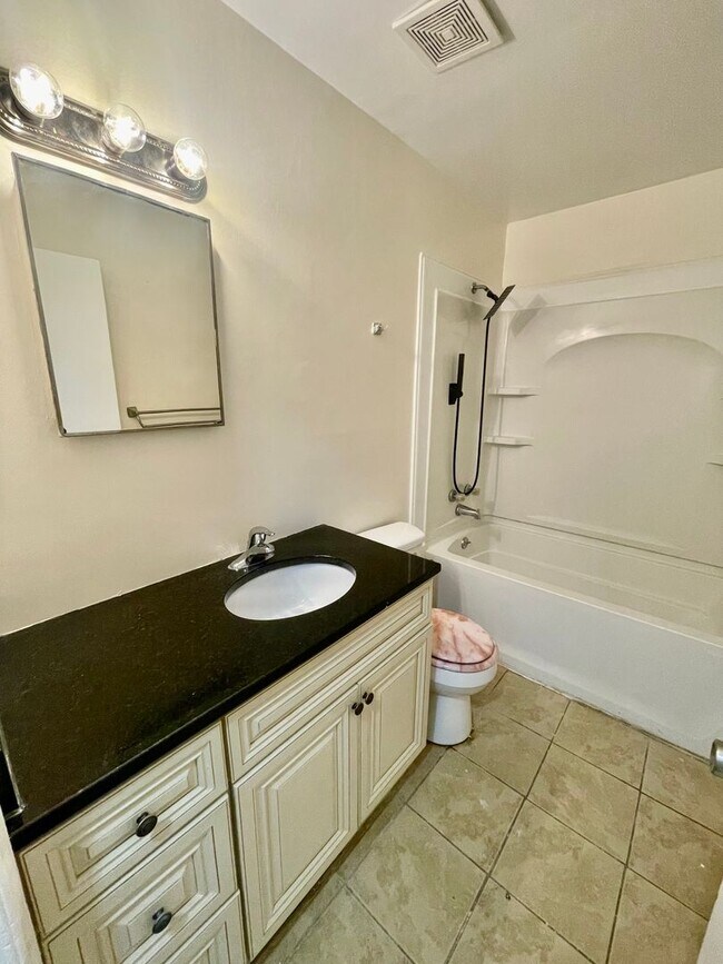 Building Photo - Must see ,This 3-bedroom, 1-bath home in Rock Hill South Carolina,