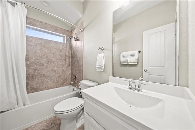 Building Photo - 2412 Lighthouse Dr