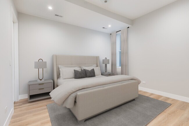 Building Photo - 864 N State St