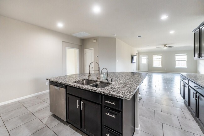 Building Photo - 3206 Sumac Dr