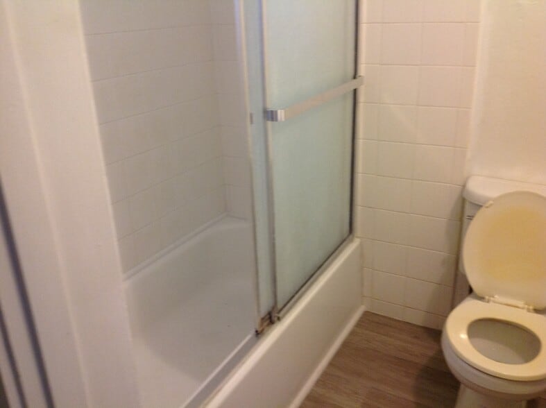 Building Photo - 10600 West Dr