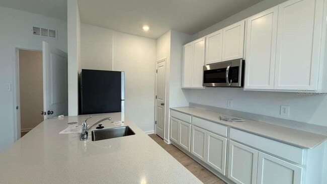 Building Photo - 5147 Natalia Dr