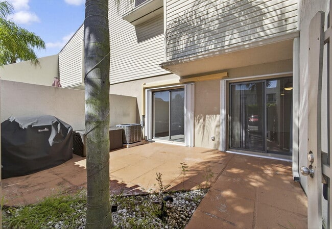 Building Photo - 612 Executive Center Dr