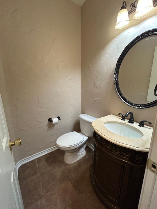 Building Photo - 753 Bridle Trail