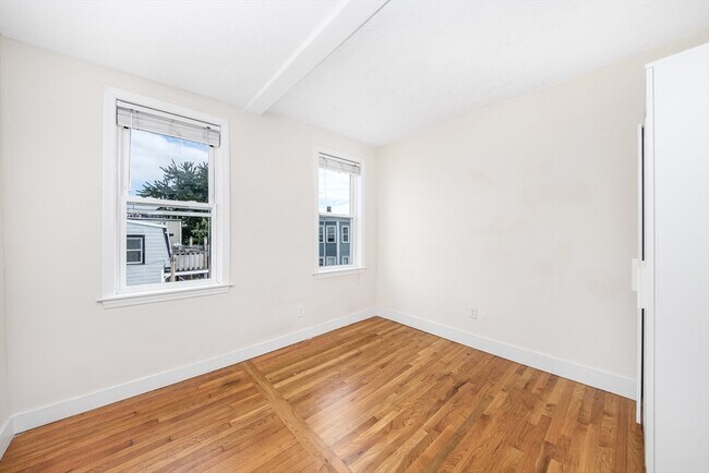 Building Photo - 167 O St