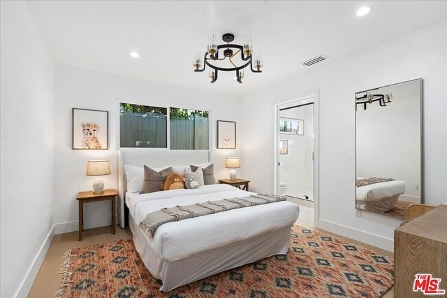 Building Photo - 15655 Castlewoods Dr