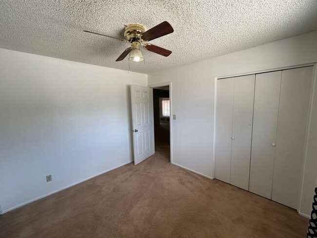 Building Photo - 570 N Villa Nueva Dr