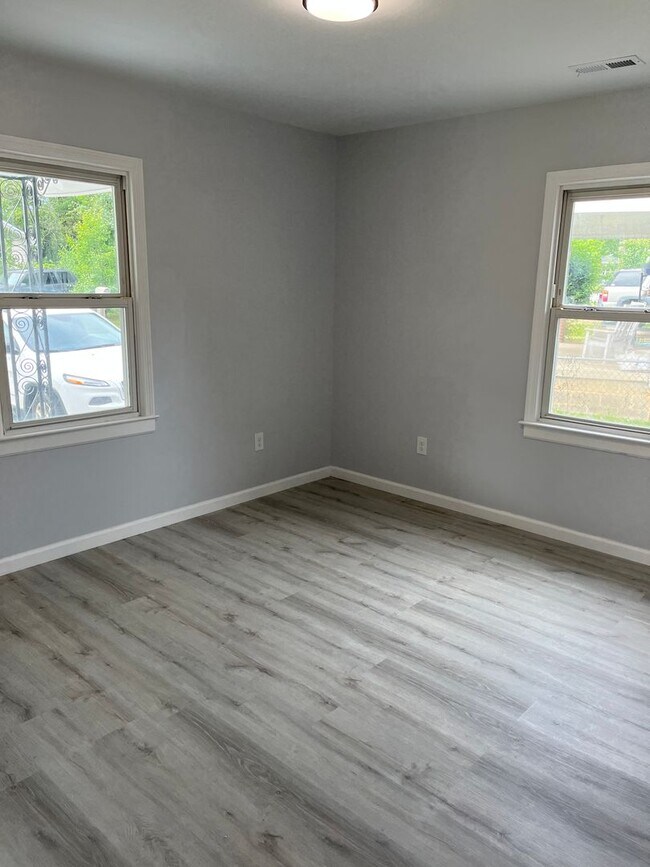 Building Photo - Greer - 3Bd/2Ba, 1056 SF