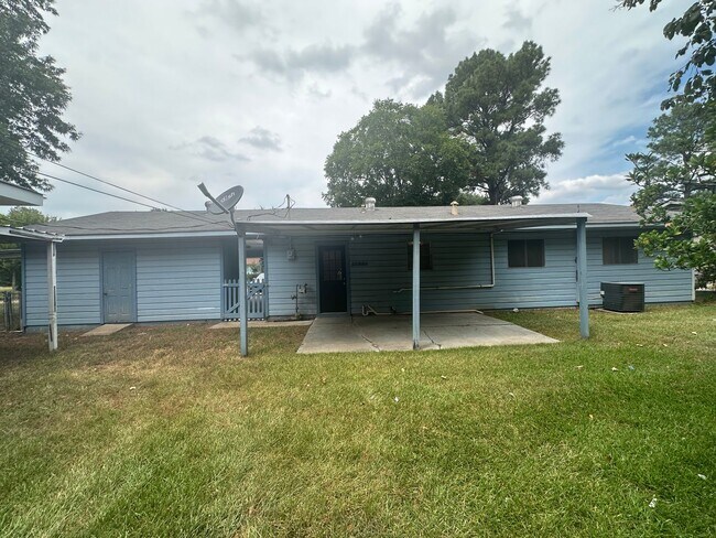 Building Photo - Lynbrook Subdivision