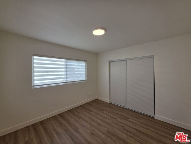 Building Photo - 2009 Carnegie Ln