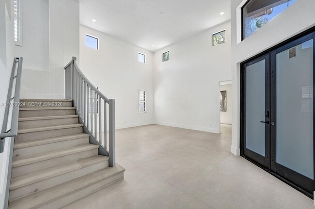 Building Photo - 4100 E Gardenia Ave