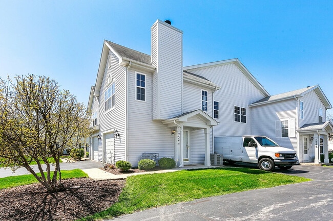 Building Photo - 2544 Dickens Dr