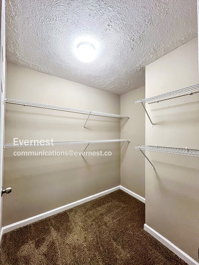 Building Photo - 5005 Cobblestone Creek Dr