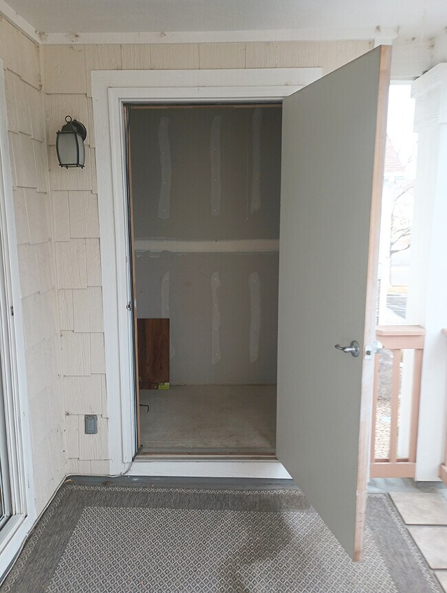 Building Photo - 4605 Hahns Peak Dr