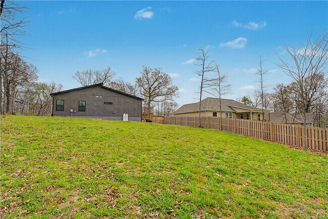 Building Photo - 20 Kentallen Ln