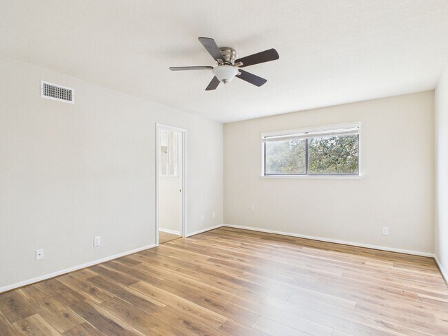 Building Photo - 107 Frederick Rd