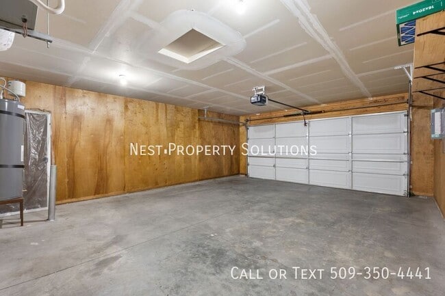 Building Photo - 935 E Mt. Adams St