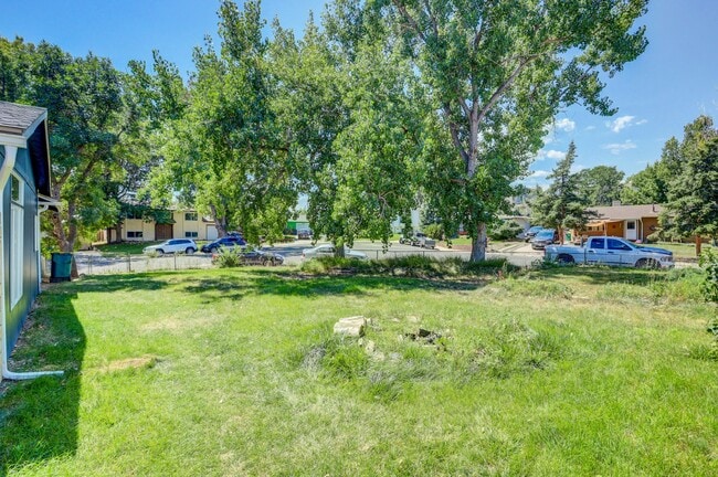 Building Photo - $3,200.00 - 3 Bedrooms, 2 Bathrooms, Singl...