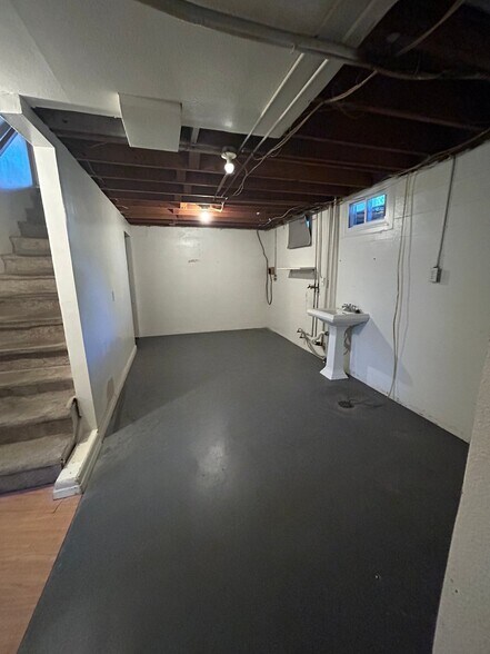 Building Photo - 1207 S Gray St