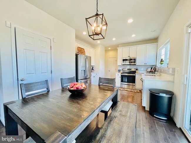 Building Photo - 73 Wellspring Dr