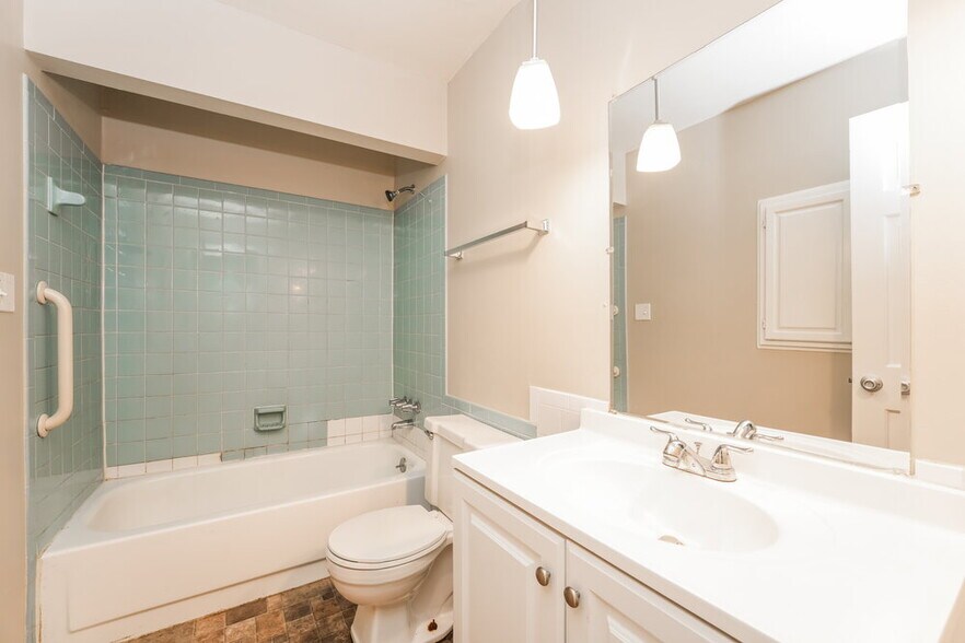 Building Photo - 963 Asborough Ct