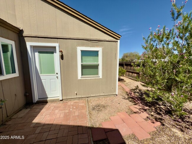 Building Photo - 4448 E Fremont St