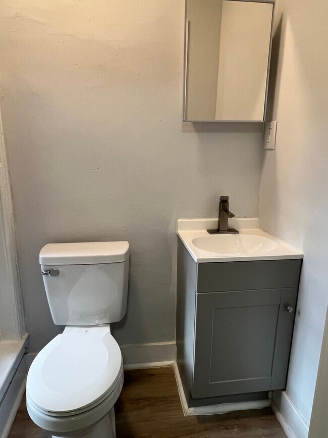 Building Photo - Renovated 3bd/1bth House with Rear yard!! SECTION 8 ONLY!!