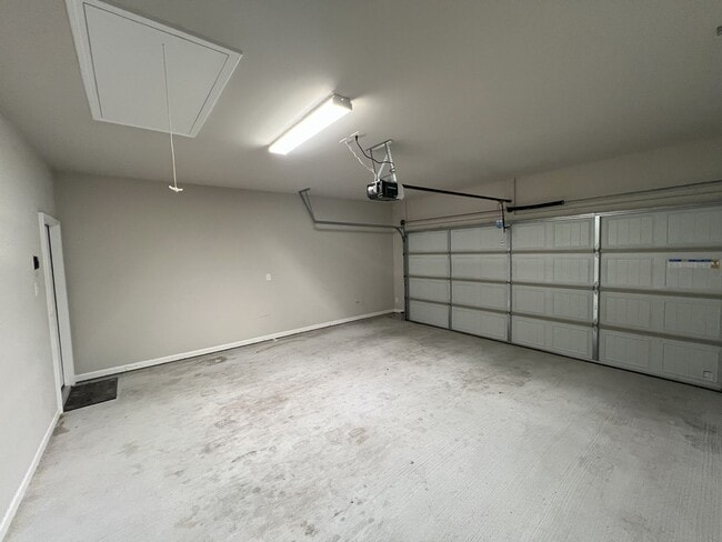 Building Photo - Charming 4 Bedroom, 2 bath Home in Gonzale...