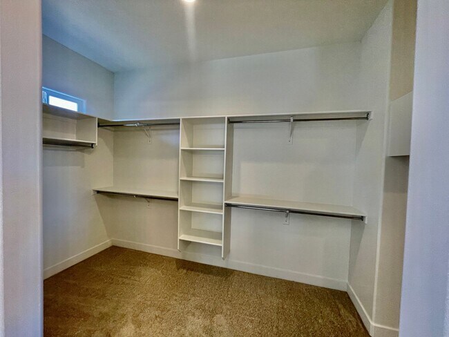 Building Photo - BRAND NEW Three Bedroom Home in Desert Cliffs