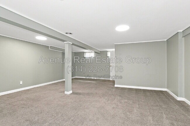 Building Photo - 959 Orchard Lakes Dr
