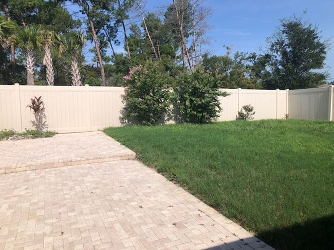 Building Photo - 4/2 with great FENCED in yard and upgraded!