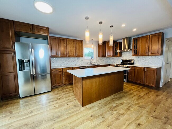 Building Photo - 2602 N 74th Ct