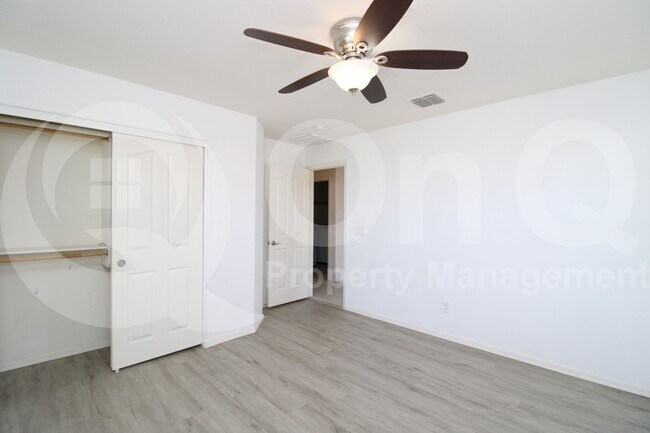 Building Photo - 1819 W Bonanza Dr