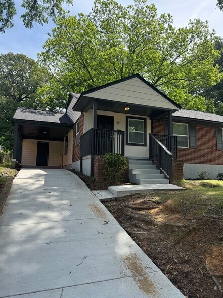 Building Photo - 1334 Parkland Rd