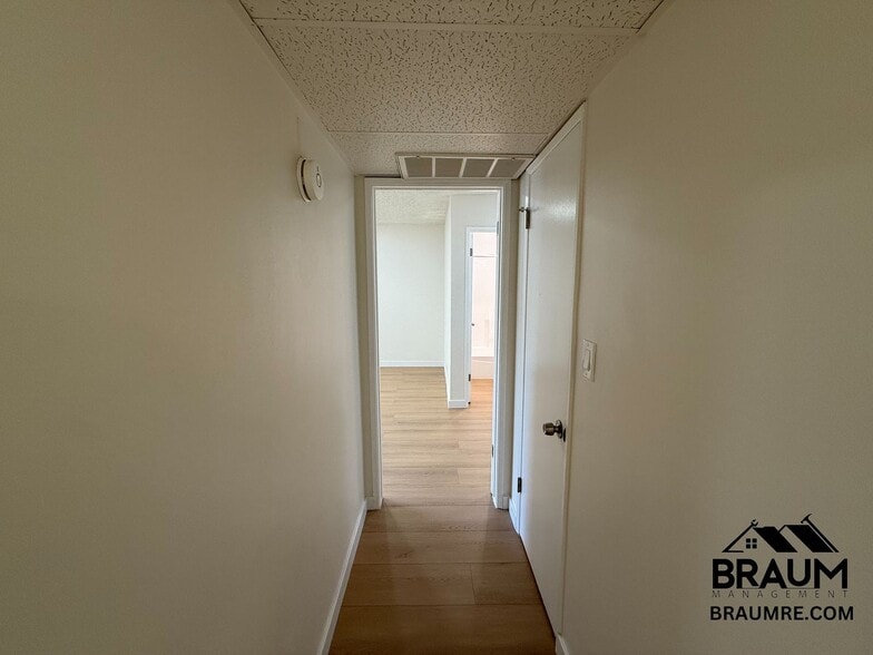 Building Photo - 5461 Kester Ave