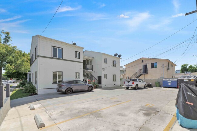Building Photo - 2452 W 18th St