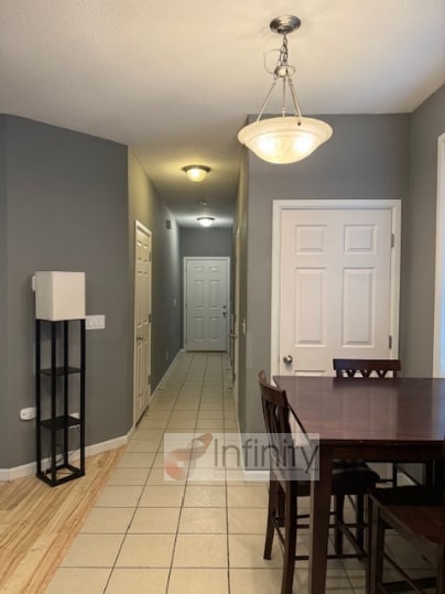 Building Photo - 810 E Ninth St