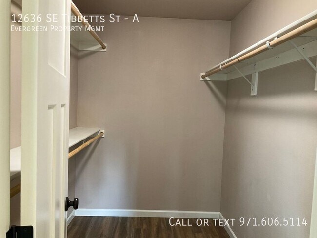 Building Photo - 12636 SE Tibbetts St