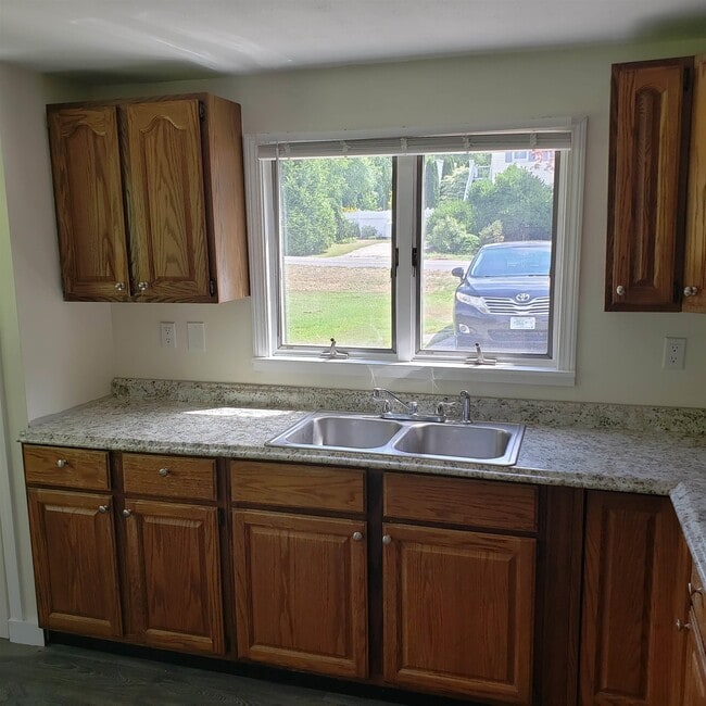 Building Photo - 49 Pine Hill Rd