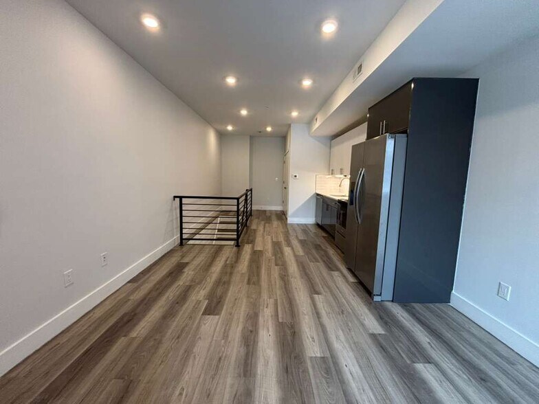 Building Photo - 2347 N 6th St