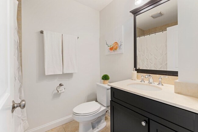 Building Photo - 99-105-105 Broad St