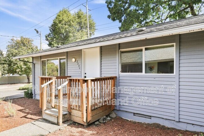 Building Photo - 2094 SE Pinelane St